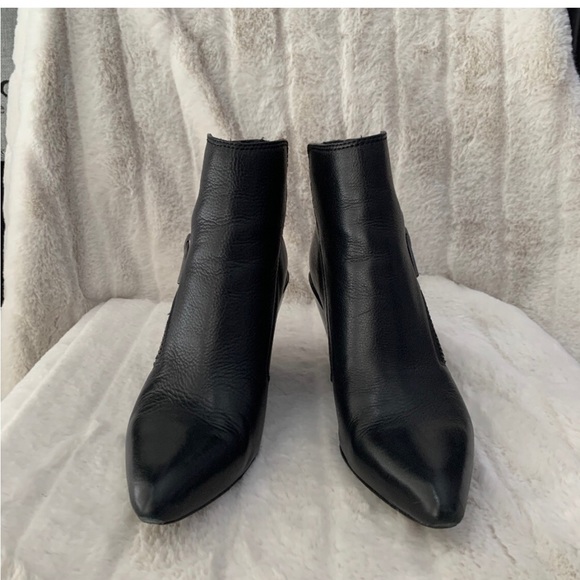 Boots - Picture 1 of 5